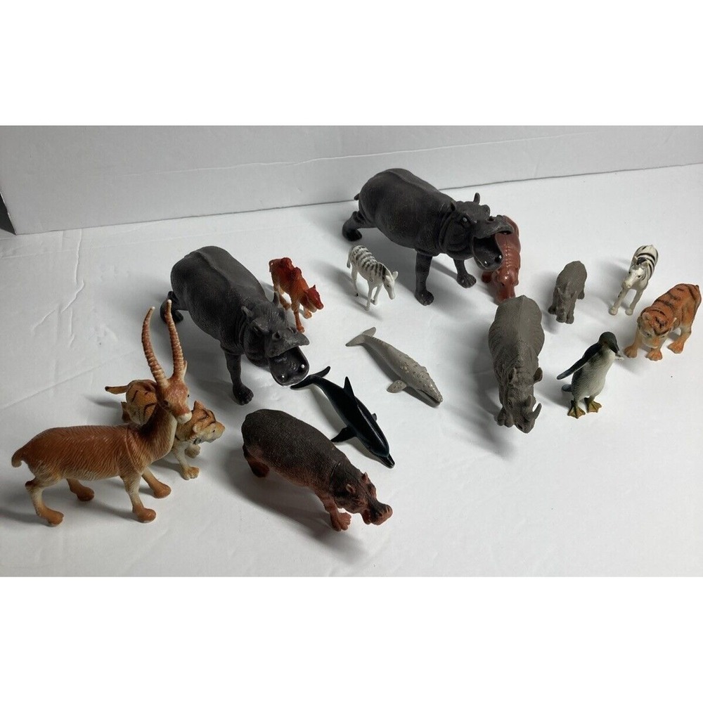 Lot of 14 Hard Plastic Wild/Zoo Animal Toys Collectibles